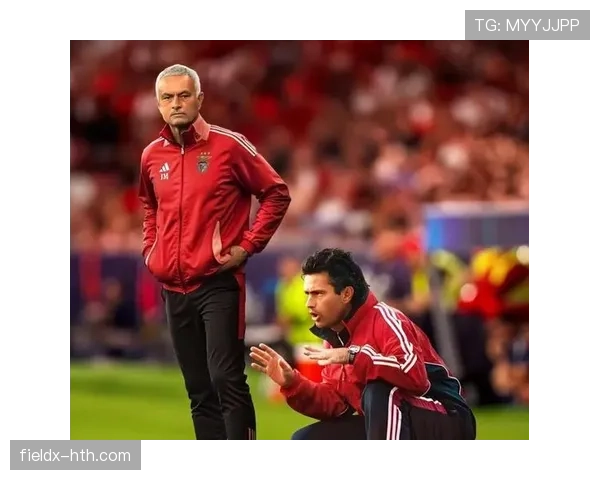 穆里尼奥战术再探：高压逼抢与稳固防守的精妙平衡